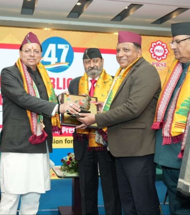 सुशासन में उत्कृष्टता के लिए बंशीधर तिवारी को राष्ट्रीय सम्मान, मुख्यमंत्री धामी ने किया सम्मानित