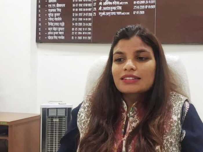 आबकारी आयुक्त, अनुराधा पाल की सख्ती से तस्करों में हड़कंप, होटल में छापा