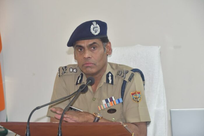 एडीजी अपराध एवं कानून व्यवस्था उत्तराखंड में नैनीताल और उधमसिंह नगर के पुलिस कप्तानों एवं अन्य राजपत्रित अधिकारियों के साथ की अपराध समीक्षा बैठक, दिए कड़े निर्देश