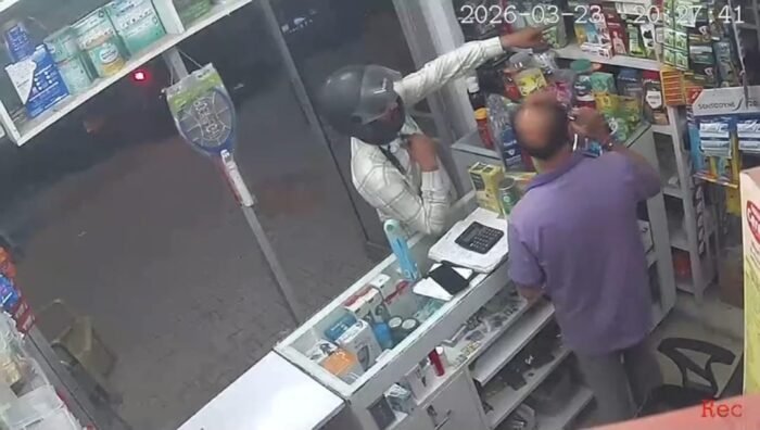 हरिद्वार के शिवालिक नगर में ग्राहक बनकर आए लुटेरे ने दुकानदार के गले से चेन झपट ली, और फरार हो गया