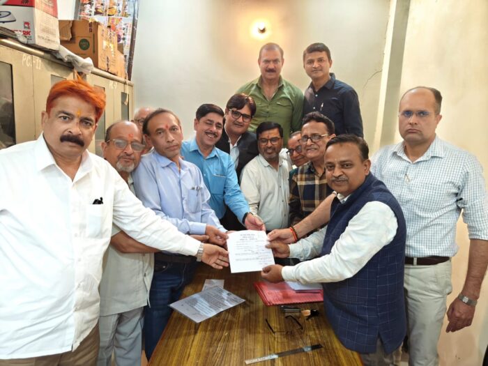 हरिद्वार प्रेस क्लब के चुनाव में महासचिव पद पर आज जर्नलिस्ट यूनियन ऑफ उत्तराखंड के प्रत्याशी के रूप में सूर्यकांत बेलवाल द्वारा नामांकन किया।इस अवसर पर एन यू जे आई के अध्यक्ष नरेश गुप्ता, ललित नाथ, के के पालीवाल, संदीप रावत, दीपक नौटीयाल बालकिशन, रामचंद्र कनोजीया , शैलेन्द्र ठाकुर, राजकुमार मौजूद रहे