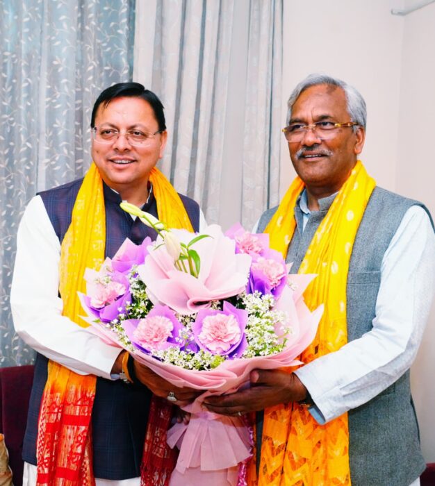 मुख्यमंत्री श्री पुष्कर सिंह धामी ने सोमवार को पूर्व मुख्यमंत्री श्री त्रिवेंद्र सिंह रावत से देहरादून स्थित उनके आवास पर भेंट कर उन्हें होली पर्व की हार्दिक शुभकामनाएँ दीं |