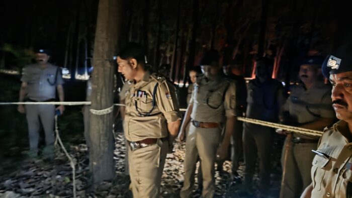 लूट कर भाग रहे बदमाशों की पुलिस से मुठभेड़, एक बदमाश ढ़ेर, दूसरा घायल फरार बदमाशो की तलाश में चल रही कॉम्बिंग, मृतक व घायल बदमाशों की शिनाख्त जारी