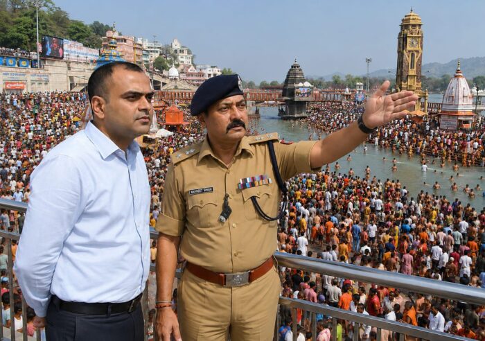 सोमवती अमावस्या स्नान , एक करोड़ से भी अधिक श्रद्धालुओं ने किया पवित्र गंगा जल में स्नान
