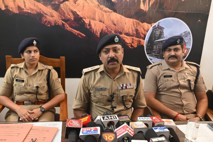 हरिद्वार पुलिस ने 72 घंटे के भीतर अन्तर्राज्यीय बच्चा चोर गिरोह का किया भंडाफोड़