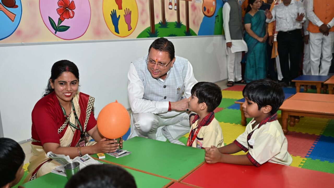 प्रतिभा सम्मान समारोह में मेधावी विद्यार्थियों का सम्मान, मुख्यमंत्री ने बढ़ाया उत्साह