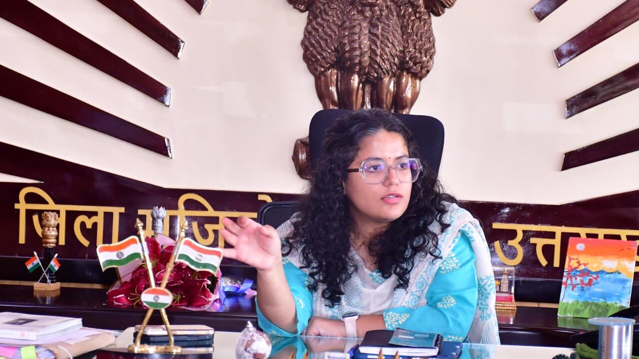 जिलाधिकारी अपूर्वा पाण्डे की अध्यक्षता में शुक्रवार को जिला कार्यालय में जिला अस्पताल एवं अन्य चिकित्सा इकाइयों में बायोमेडिकल वेस्ट प्रबंधन को लेकर बैठक आयोजित की गई