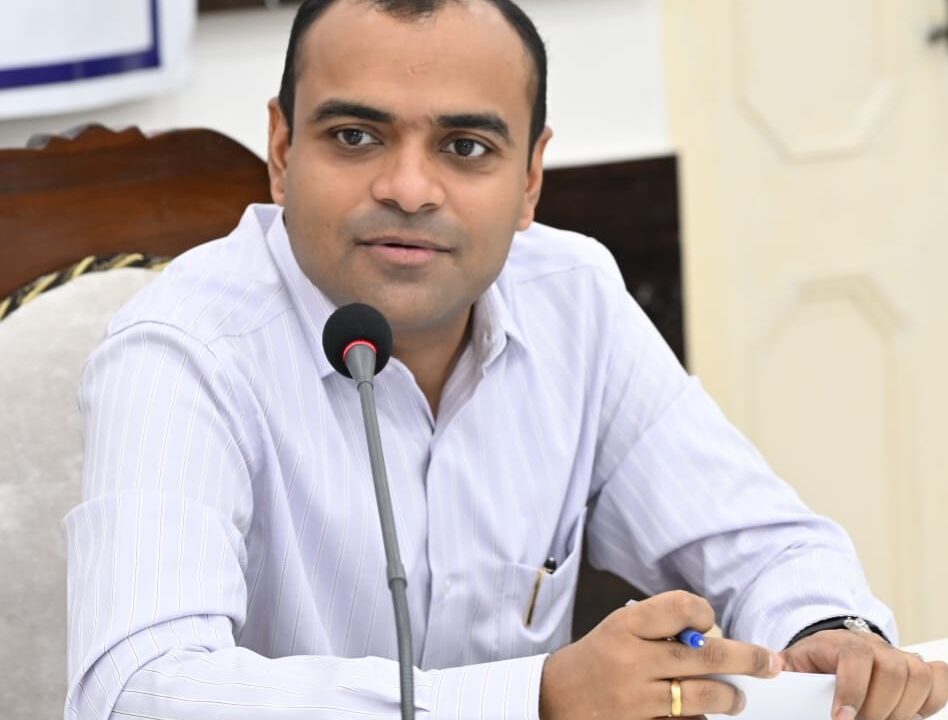 कांवड़ मेला-2026 के दृष्टिगत जनपद के सभी सरकारी, गैर-सरकारी विद्यालयों, उच्च शिक्षण संस्थानों, तकनीकी संस्थानों एवं आंगनबाड़ी केंद्रों में 30 जुलाई से 11 अगस्त 2026 तक अवकाश घोषित