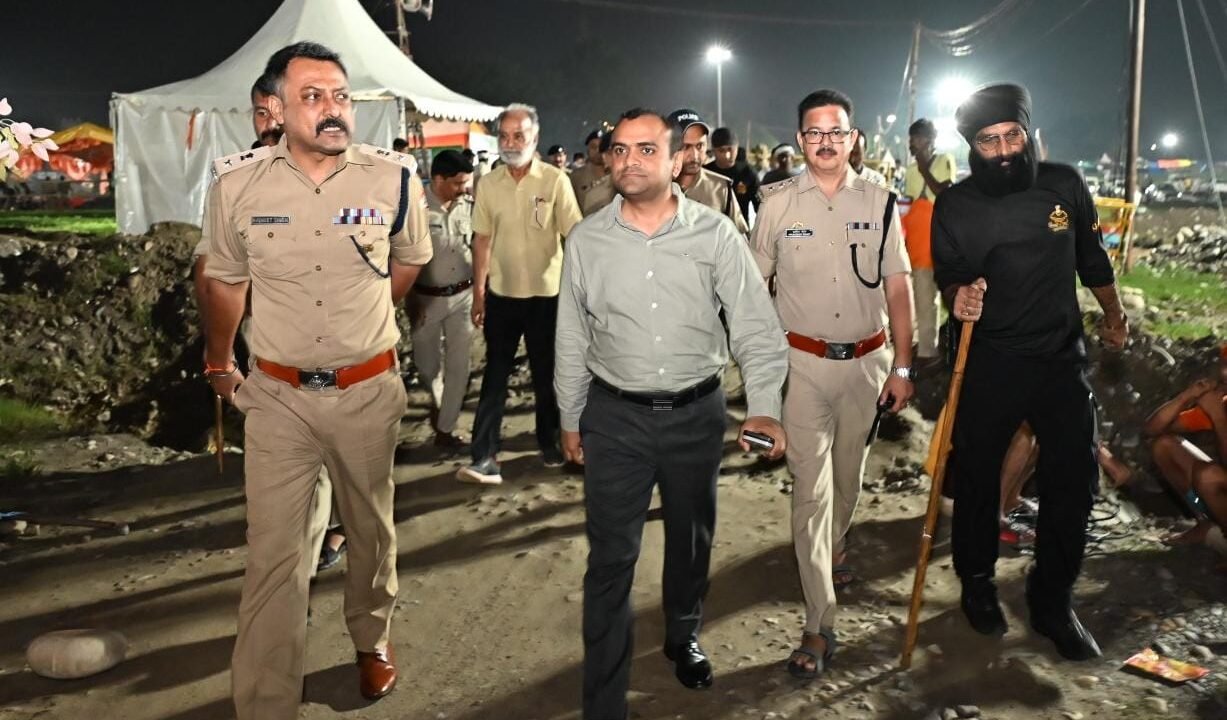हरिद्वार में डीएम-एसएसपी ने देर रात डाक कांवड़ व्यवस्थाओं का लिया जायजा