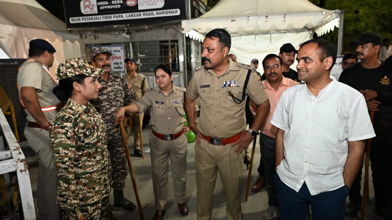 हरिद्वार कांवड़ यात्रा अंतिम चरण में, लाखों की संख्या में शिवभक्त डाक कांवड़िया पवित्र गंगा जल लेने हरिद्वार पहुंचे
