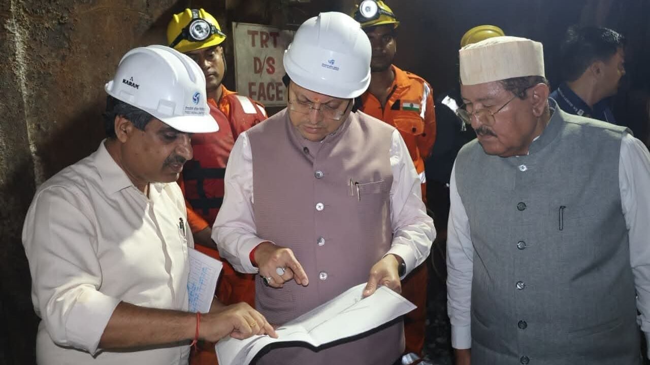 खराब मौसम के बीच पीपलकोटी पहुंचे सीएम धामी, टनल रेस्क्यू ऑपरेशन का करेंगे स्थलीय निरीक्षण
