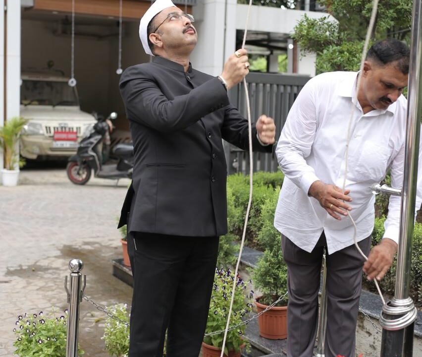 हरिद्वार विकास प्राधिकरण में धूमधाम से मनाया गया स्वतंत्रता दिवस