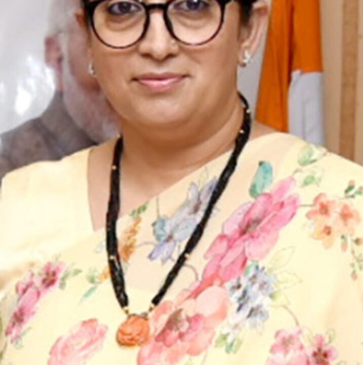 भाजपा की नई टीम का ऐलान: स्मृति ईरानी महासचिव, तीरथ सिंह रावत समेत 13 नेताओं को उपाध्यक्ष की जिम्मेदारी