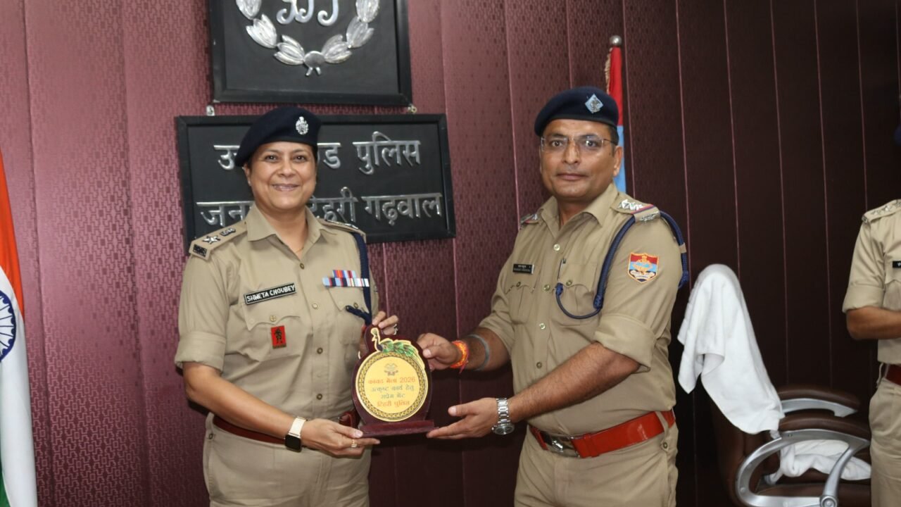 एसएसपी श्वेता चौबे का अपराध गोष्ठी में कड़ा रुख—सत्यापन में लापरवाही व चोरी पर लगाम न लगाने वाले थाना प्रभारियों की लगाई क्लास