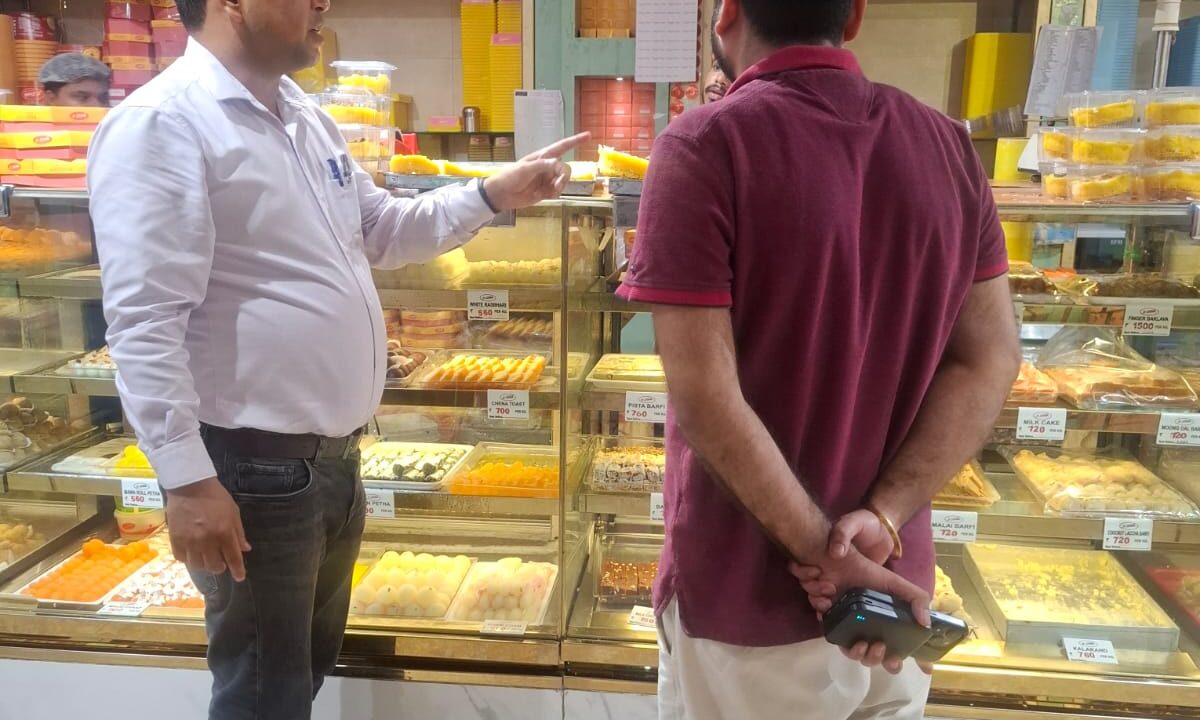 हरिद्वार खाद्य सुरक्षा विभाग द्वारा निरन्तर की जा रही है छापेमारी की कार्रवाई