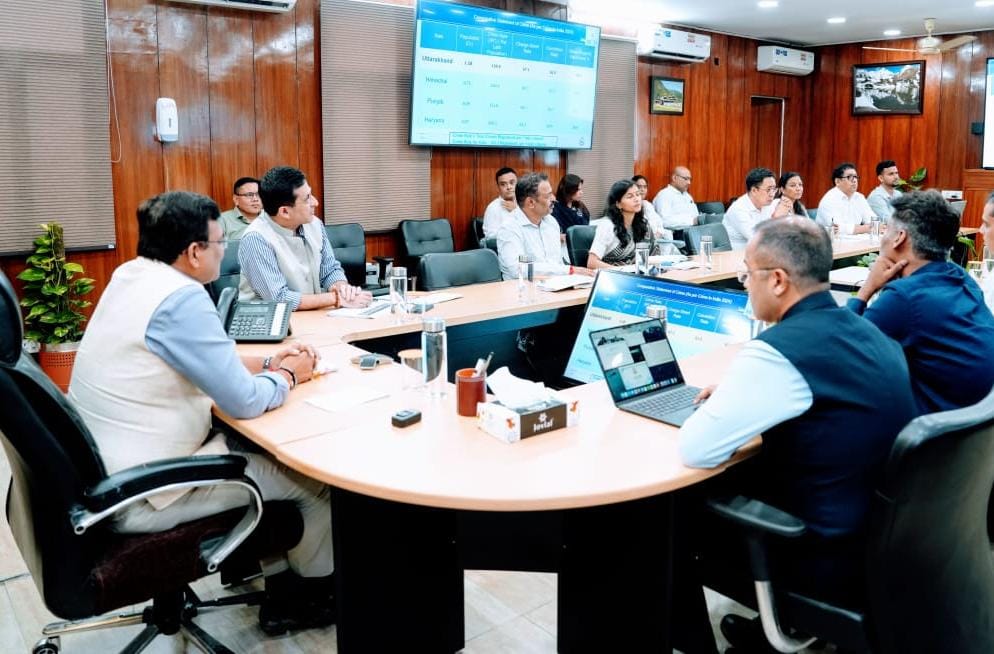 मुख्य सचिव ने की पुलिस विभाग के कार्यों की समीक्षा, साइबर पुलिसिंग, मानव तस्करी एवं डिजिटल इन्वेस्टीगेशन को मजबूत करने के निर्देश
