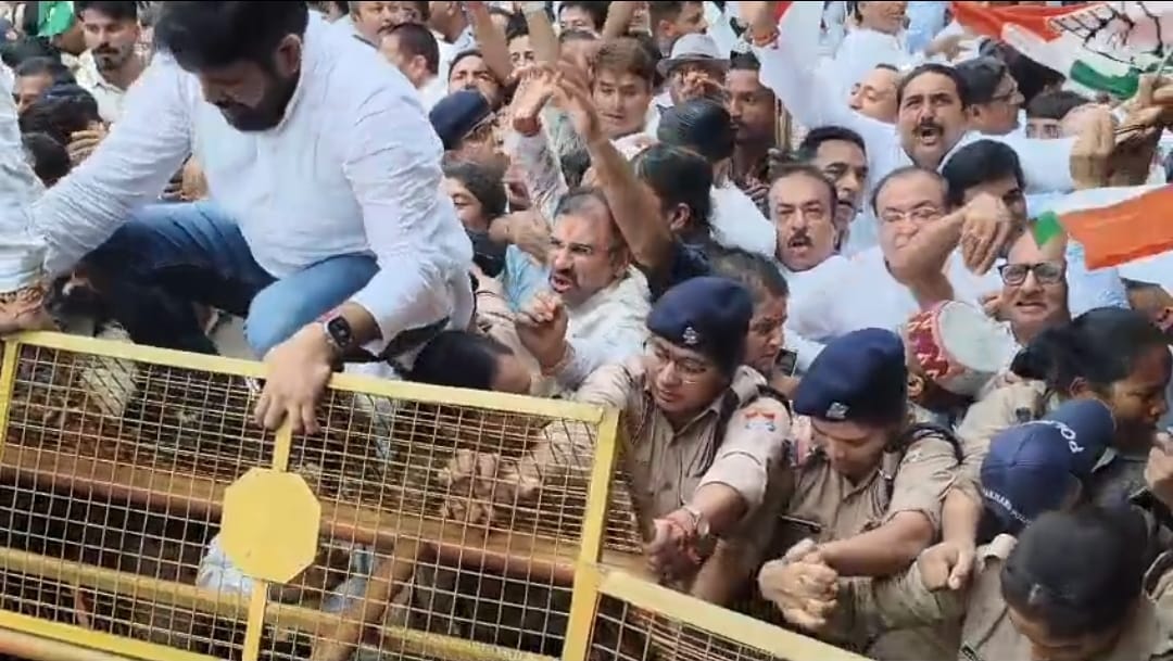 राहुल गांधी पर SC/ST एक्ट में मुकदमे के बाद सियासी संग्राम, उत्तराखंड से देशभर में गरमाई कांग्रेस-भाजपा की सियासत