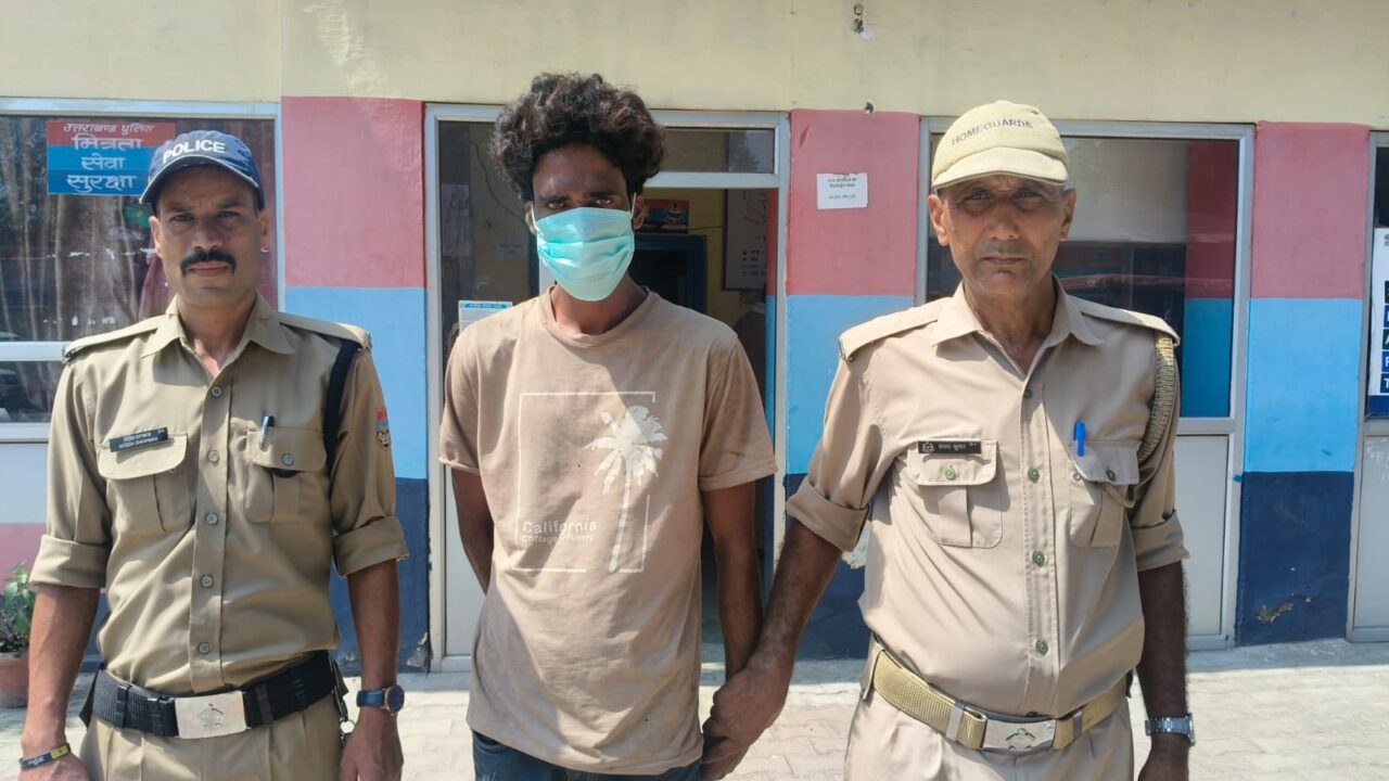 नशे के तस्करो के विरुद्ध प्रहार जारी, 01 लाख 33 हजार कीमत की 4, 45 ग्राम स्मैक बरामद, एक तस्कर को दबोचा