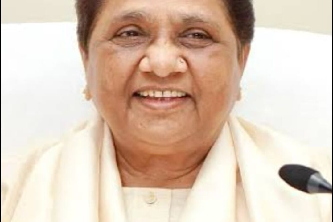उत्तर प्रदेश में 2027 में होने वाले विधानसभा चुनाव के लिए बहन मायावती व ओवैसी साहब भी चुनाव मैदान में ताल ठोकेंगे , ये दोनों कांग्रेस व समाजवादी पार्टी के वोट बैंक में सेंध लगाने के लिए ही चुनाव मैदान मे उतरेंगे